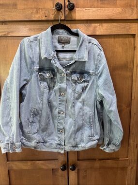 torrid Light Blue Washed Denim Jean Jacket size 3